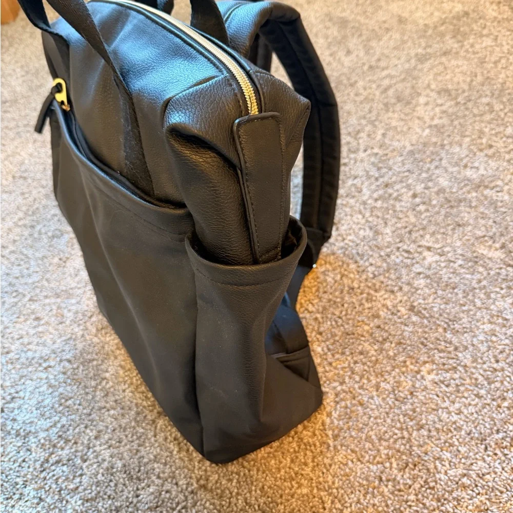 Universal Thread Target Square Convertible Backpack - Picture 5 of 9